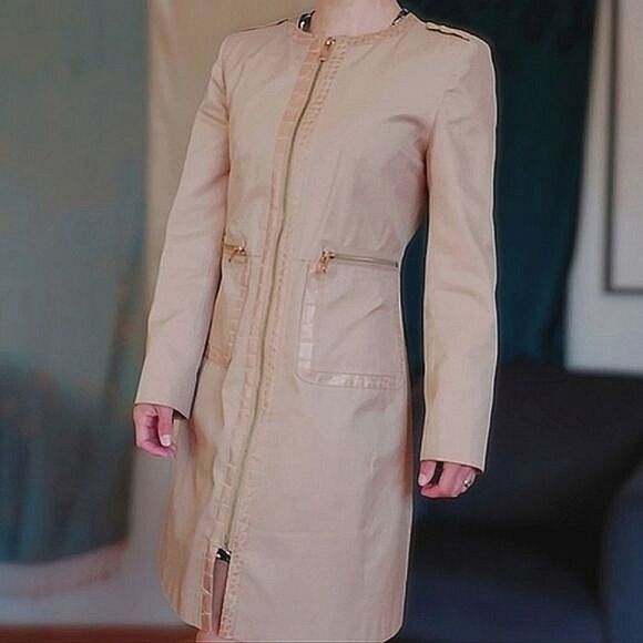 Via Spiga waterproof sand tone rain trench size XS - Picture 4 of 16